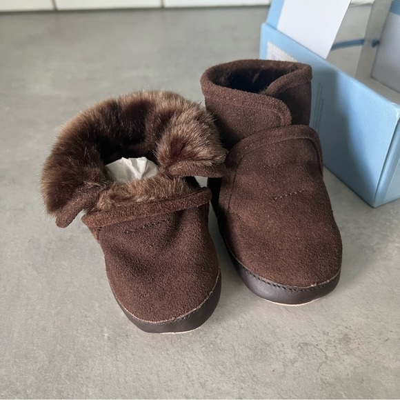 🆕 Robeez Cozy Ankle Bootie Suede Leather Soft Soles Crib Shoe 0-6 mo / Us 1-2 - Picture 4 of 11
